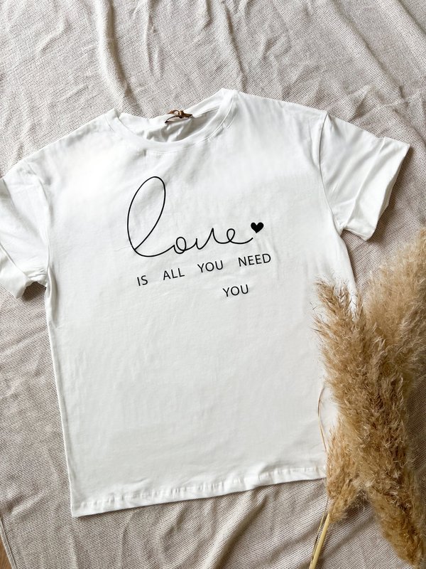 Oversize Tshirt, Love Is All You Need